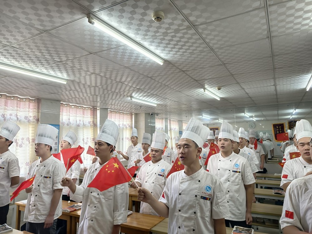 实训课堂淬炼本领,多元专业点亮青春济宁美开乐职业培训学校欢迎有志青年奔赴技能新途