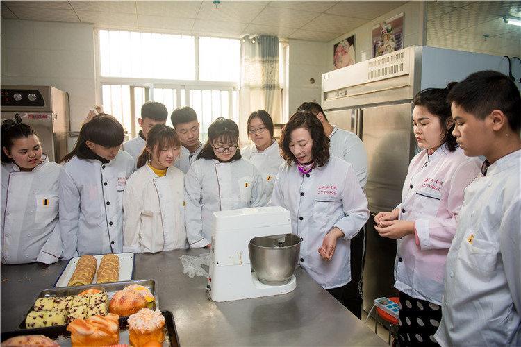 包括华北地区以北京地区为代表，历史悠久，品类繁多，滋味各异